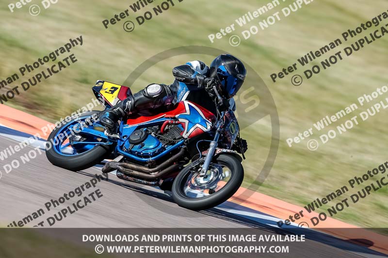 Rockingham no limits trackday;enduro digital images;event digital images;eventdigitalimages;no limits trackdays;peter wileman photography;racing digital images;rockingham raceway northamptonshire;rockingham trackday photographs;trackday digital images;trackday photos